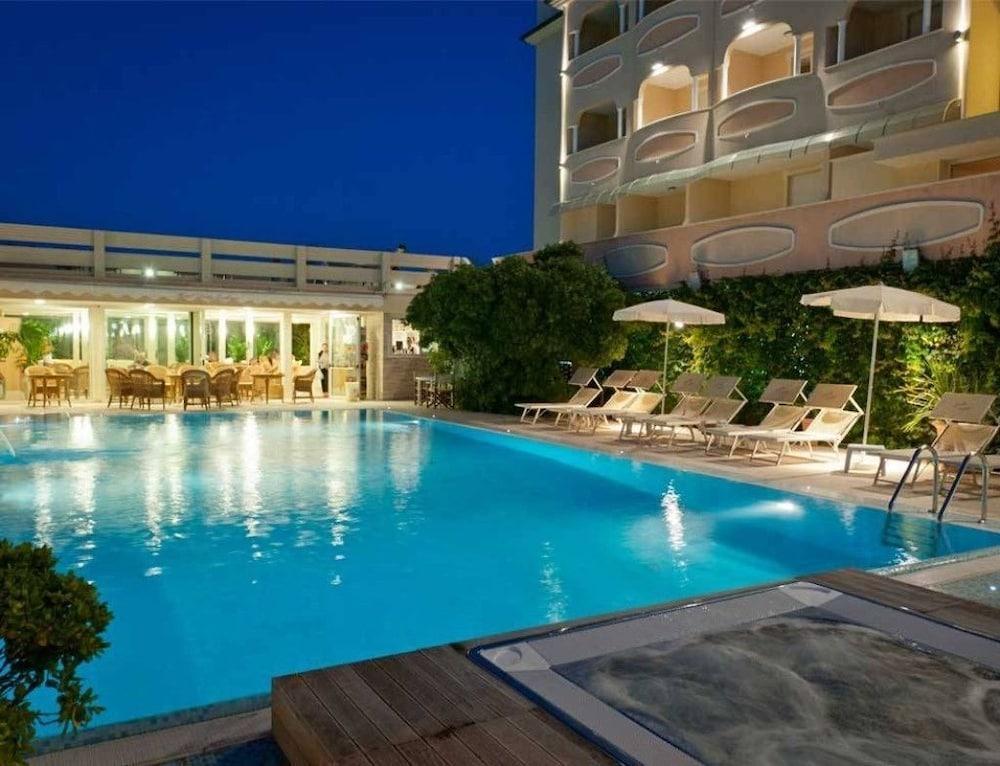 Hotel Derby Exclusive Milano Marittima Ngoại thất bức ảnh