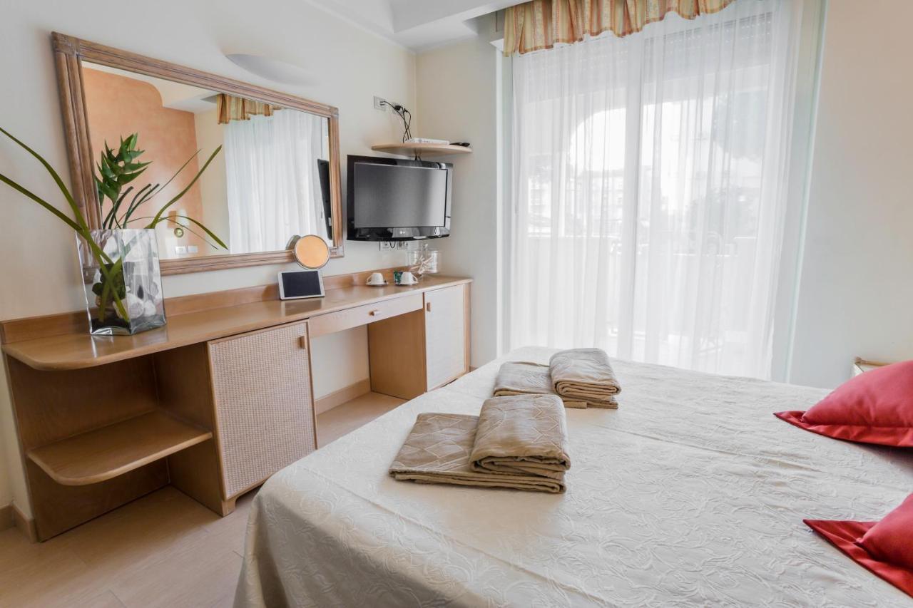 Hotel Derby Exclusive Milano Marittima Ngoại thất bức ảnh